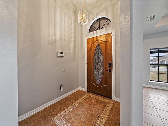 5th image of 2109 Las Palmas Dr