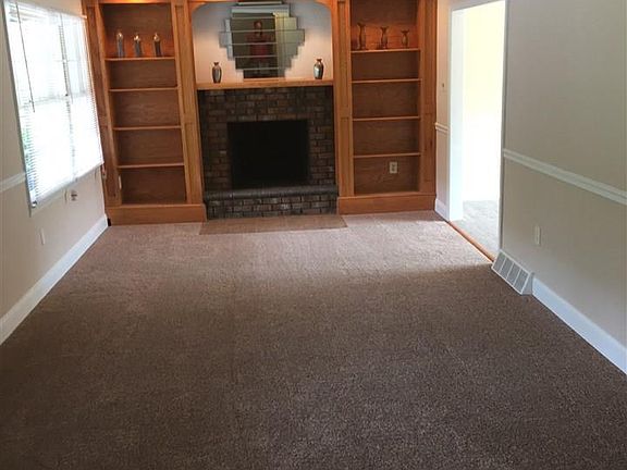 2nd image of 310 Pine Ave