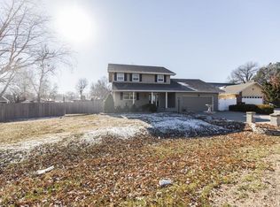 2214 Country Hills Rd, Salina, KS 67401