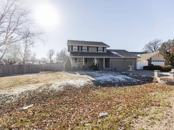 2214 Country Hills Rd, Salina, KS 67401