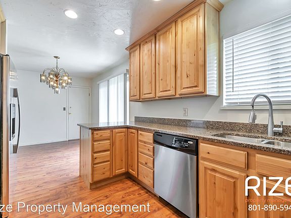 3rd image of 1230 E Mar Vian Dr