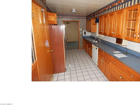 3rd image of 2302 N Mary Ln