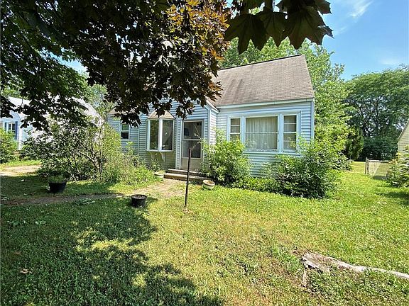3rd image of 114 Traister Dr