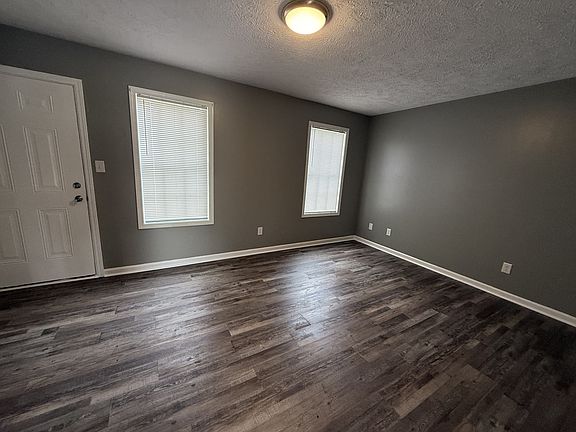 3rd image of 147 Thomas St W #1