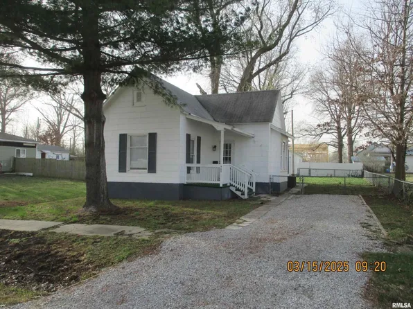 449 Bicknell St, Centralia, IL 62801