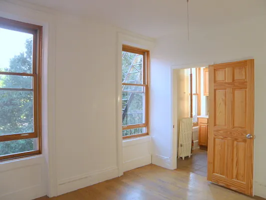 Rented by Vespa Properties Group | media 25