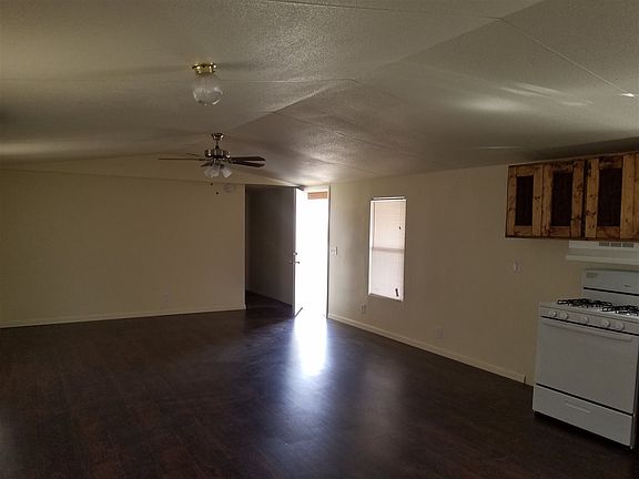 4th image of 10668 S Pearl Ave