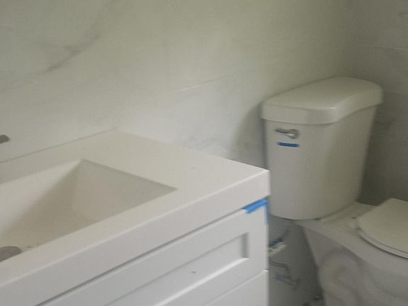 3rd image of 2206 Union Blvd #1