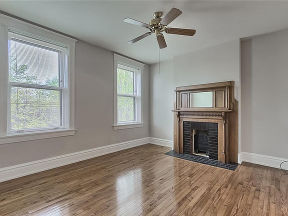 3rd image of 3884 Utah Pl