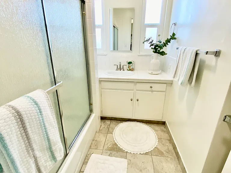 918 E Imperial Ave #4 — Photo 12