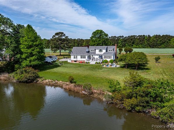 212 Waverly Ln, Cobbs Creek, VA 23035