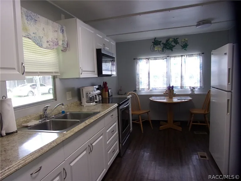 8810 W Arber Ct — Photo 6