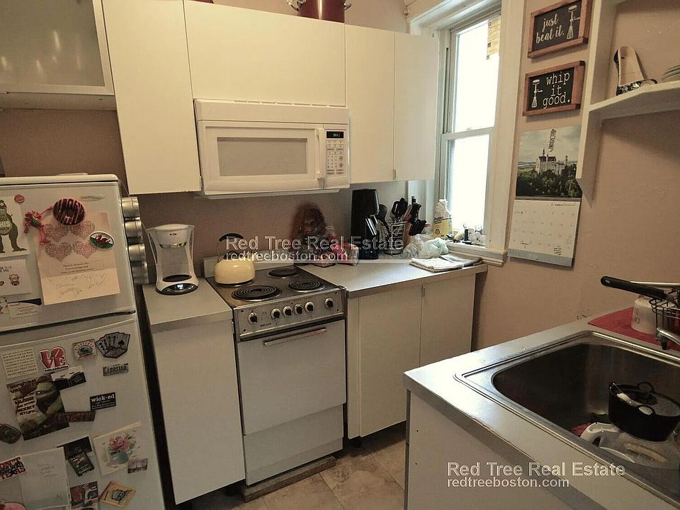 2nd image of 11 Colborne Rd #9