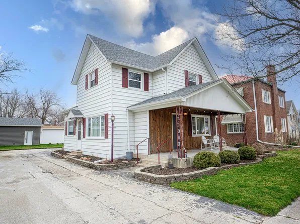 357 W Station St, Saint Anne, IL 60964