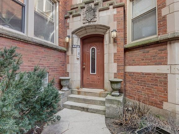 3rd image of 6816 N Ashland Ave #1C