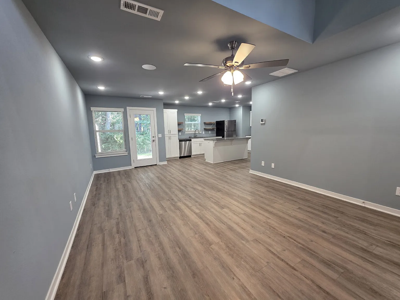2 bed, 2.5 bath, 1362 sqft, $1,700 — Photo 2