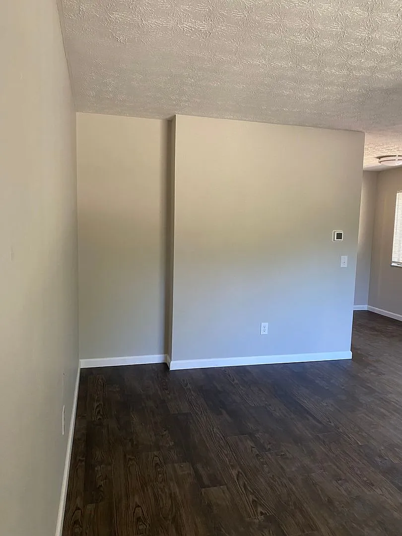 89 Devon Ct — Photo 2