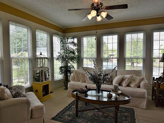 5th image of 300 Burkesville St