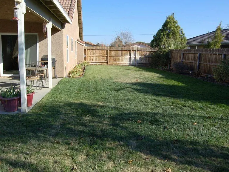445 S 19th Ave — Photo 5