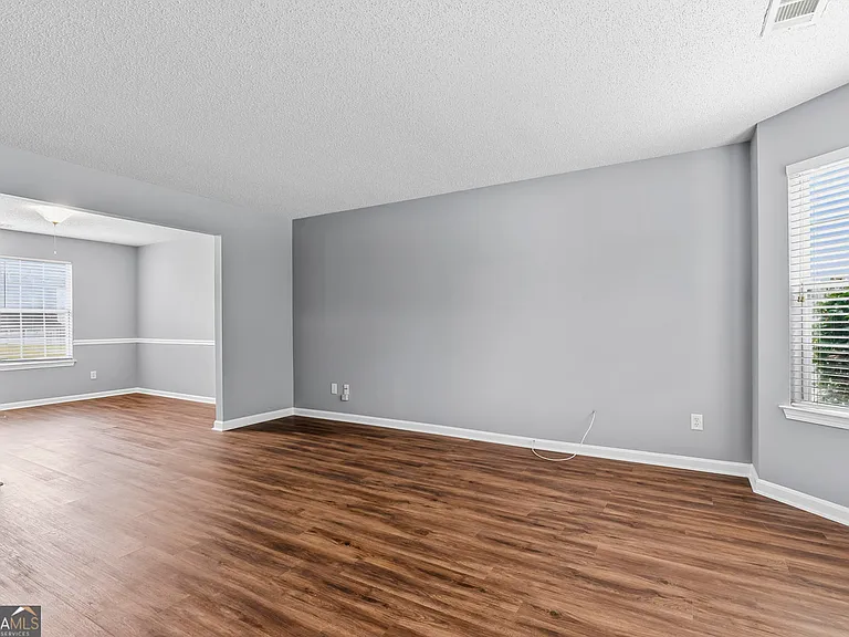 11925 Spring Lake Way — Photo 4