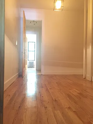 Rented by EXR | media 22