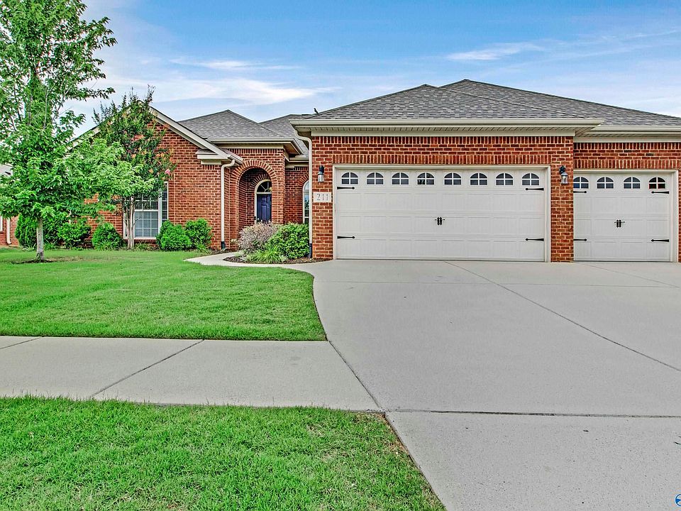 1st image of 211 Oxfordshire Cir