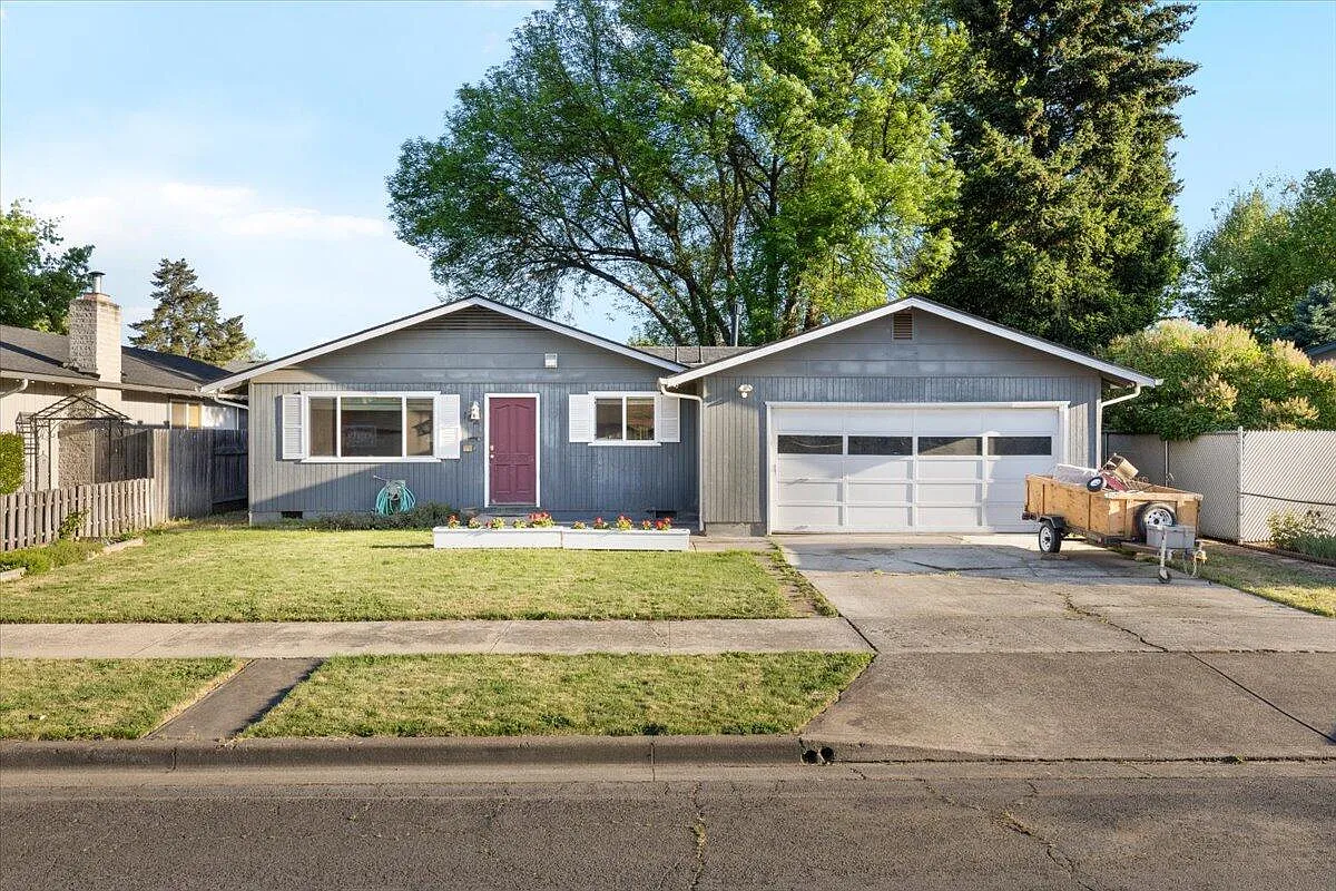 102 Dan Ave photo 1