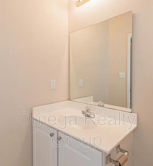 570 Treymoor Lake Cir — Photo 32