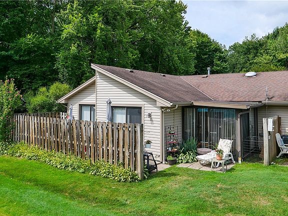 2nd image of 10083 Hideaway Cv