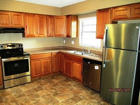 5th image of 838 1st St