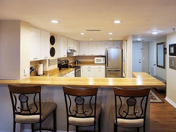 2nd image of 1513 Ocean Shore Blvd APT B1