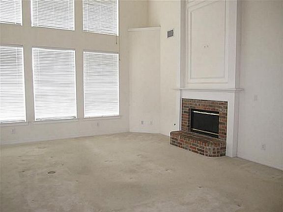 2nd image of 3113 Normandy Dr
