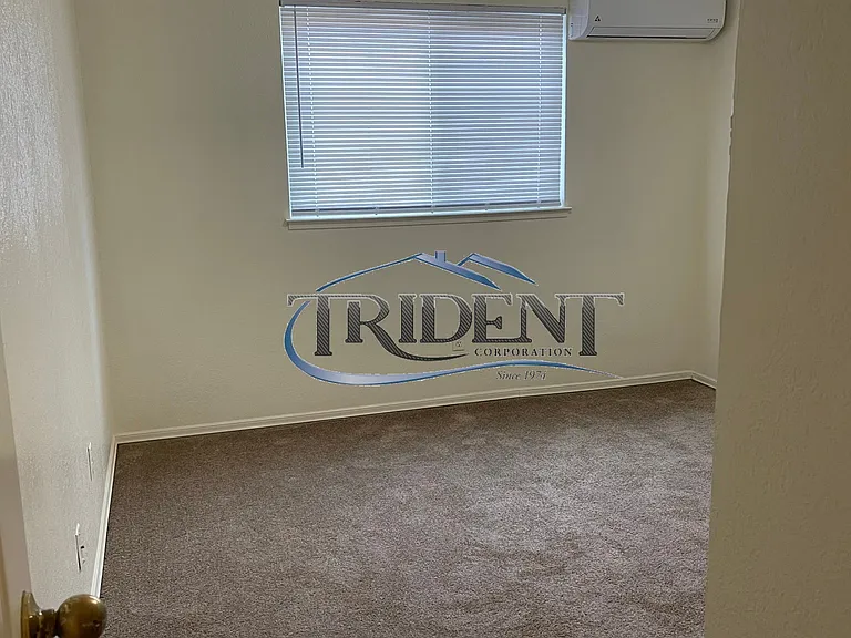 4400 Martel Dr — Photo 9