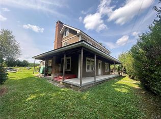 9084 N Delaware Dr, Bangor, PA 18013