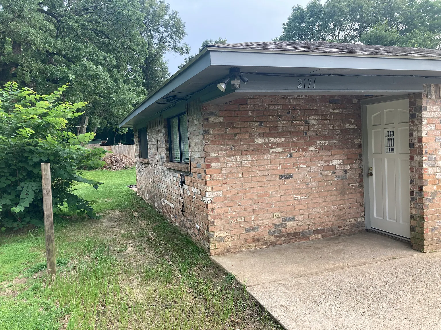 2 bed, 900 sqft, $1,200 — Photo 3