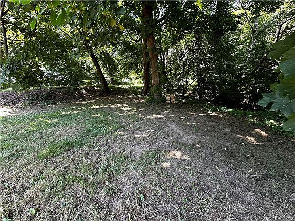 4th image of 460 9th Ave