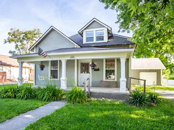 219 W Garden St, Fortville, IN 46040