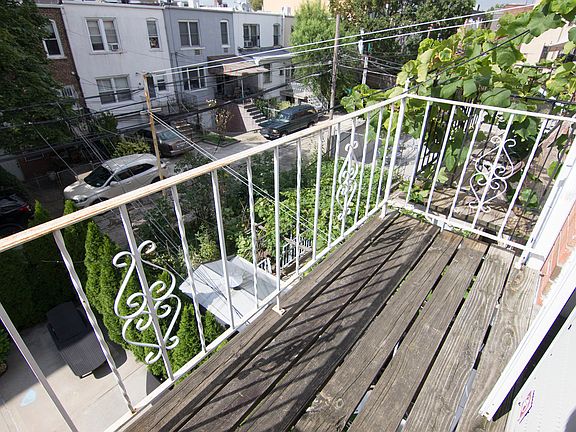4th image of 31-46 37th St #3T