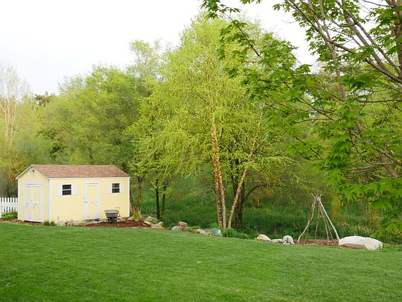 4th image of 8696 Sun Park Dr