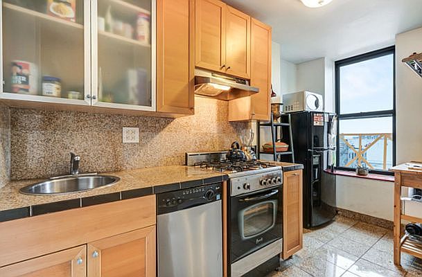 1st image of 540 4th Ave APT 4