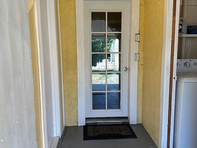 483 E Daleville Ave — Photo 33