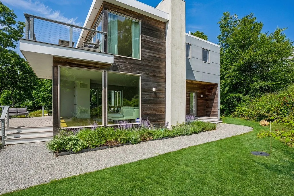Modern With Sunsets And Water Views — Photo 1