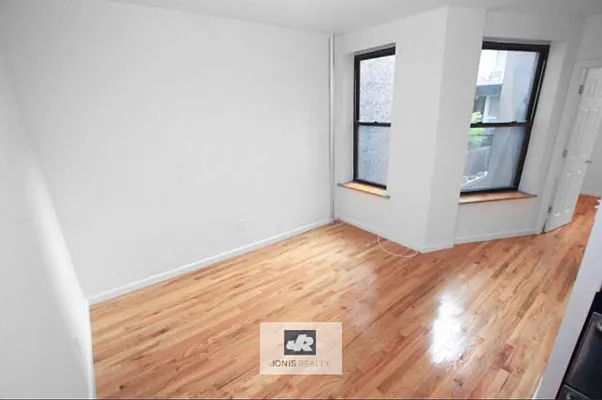Rented by Jonis Realty | media 3