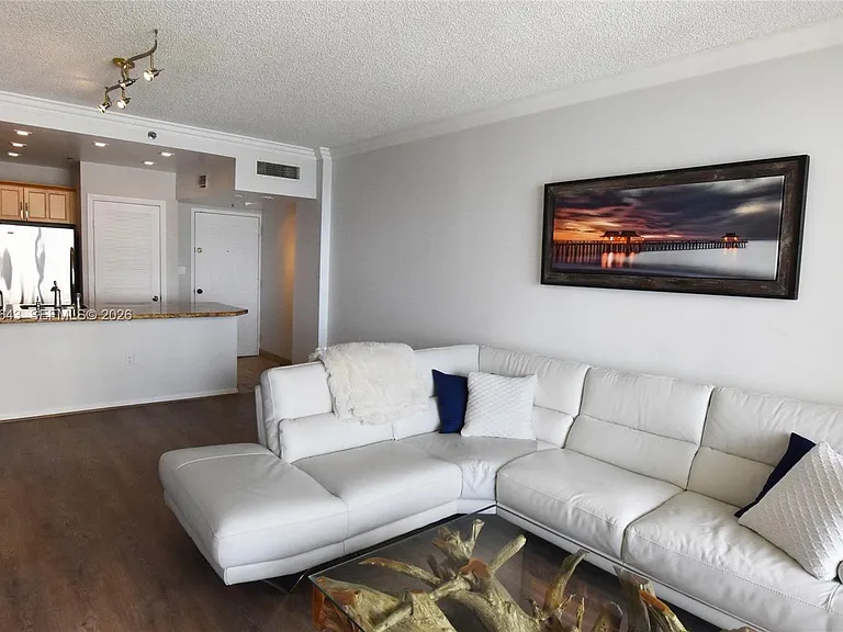 540 Brickell Key Dr #Penthouse 1812 — Photo 2