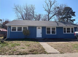 2403 Sunset Dr, Chesapeake, VA 23323