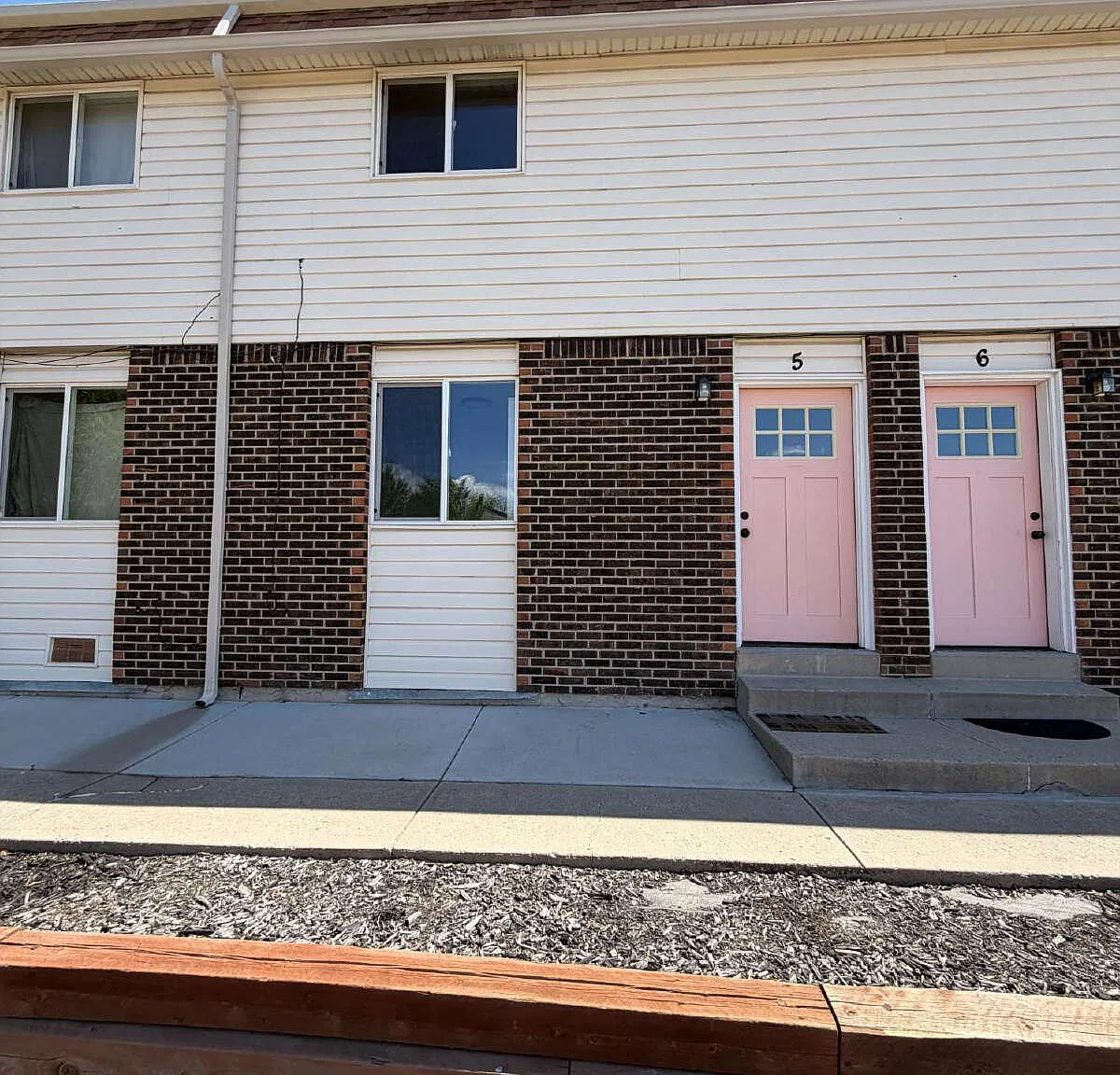 3 bed, 1.0 bath, 1000 sqft, $1,995 — Photo 1