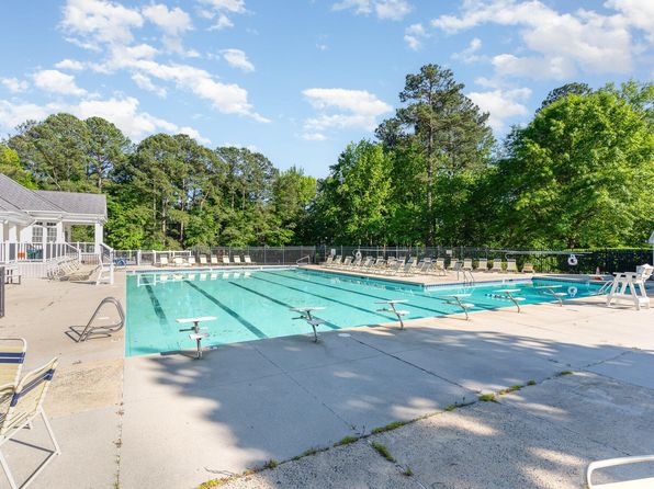 102 Martins Point Pl, Cary, NC 27519