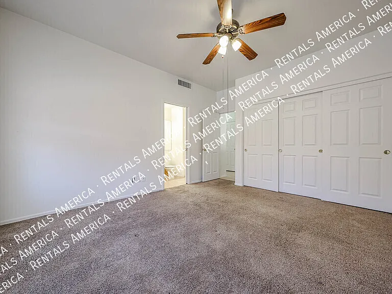 1022 W Westchester Ave — Photo 27