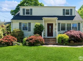 38 Spear St, Metuchen, NJ 08840