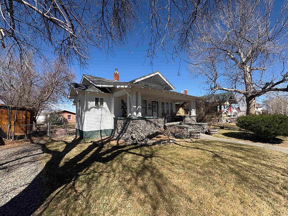 1st image of 220 E Adams Ave